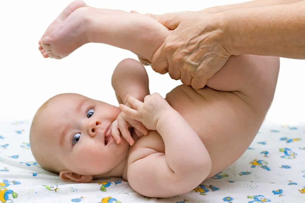 Langkah - Langkah Pijat untuk Menyegarkan Tubuh Bayi Anda