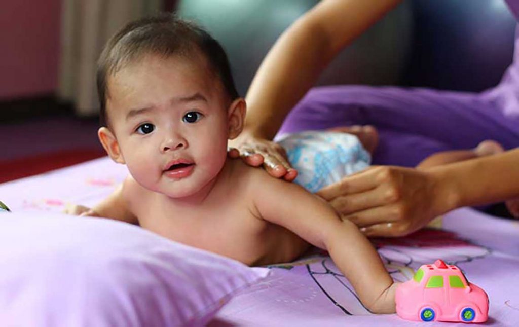Distributor Kutus Kutus Semarang Memberikan Manfaat Sentuhan Pijat untuk Bayi Anda