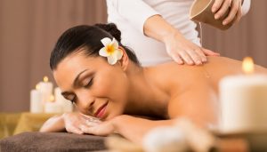 Nikmati Pijatan Setelah Lelah Bekerja Seharian dengan Minyak Ajaib Ini