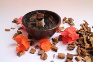 Gaharu Dalam Minyak Kutus Kutus dengan Berbagai Manfaatnya